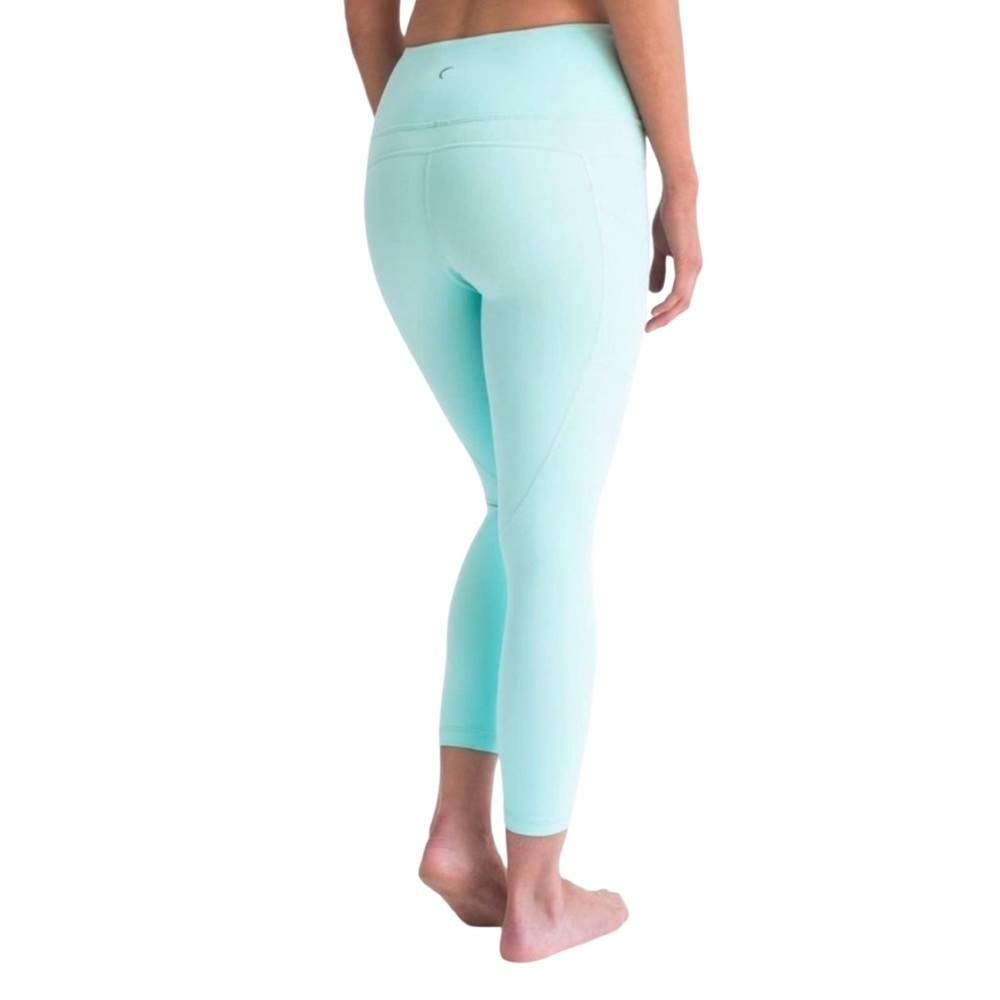 Zyia Women's Mint Blue Leggings Capri gym workout athletic pants 6-8 designer
